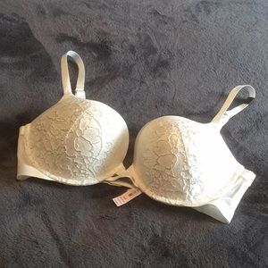 Victoria’s Secret Very Sexy Push Up Bra - NWT